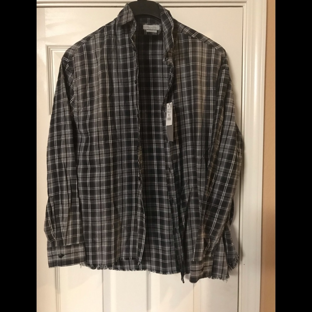 Zara Man longs sleeve button up. Relaxed fit.